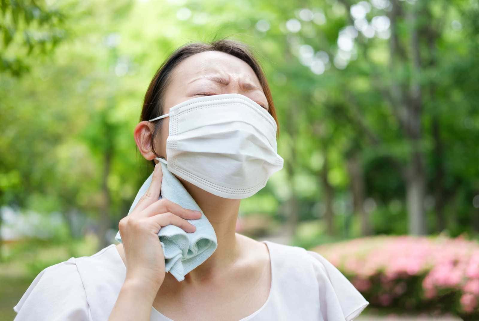高溫天氣里，應(yīng)如何選擇口罩